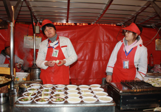 Nachdenklich in der Garküche Peking