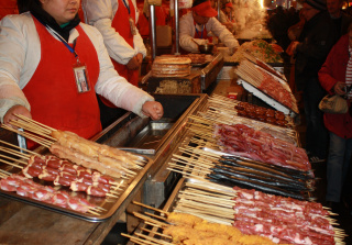Fleischangebot in der Garküche Peking Fleischangebot in der Garküche Peking
